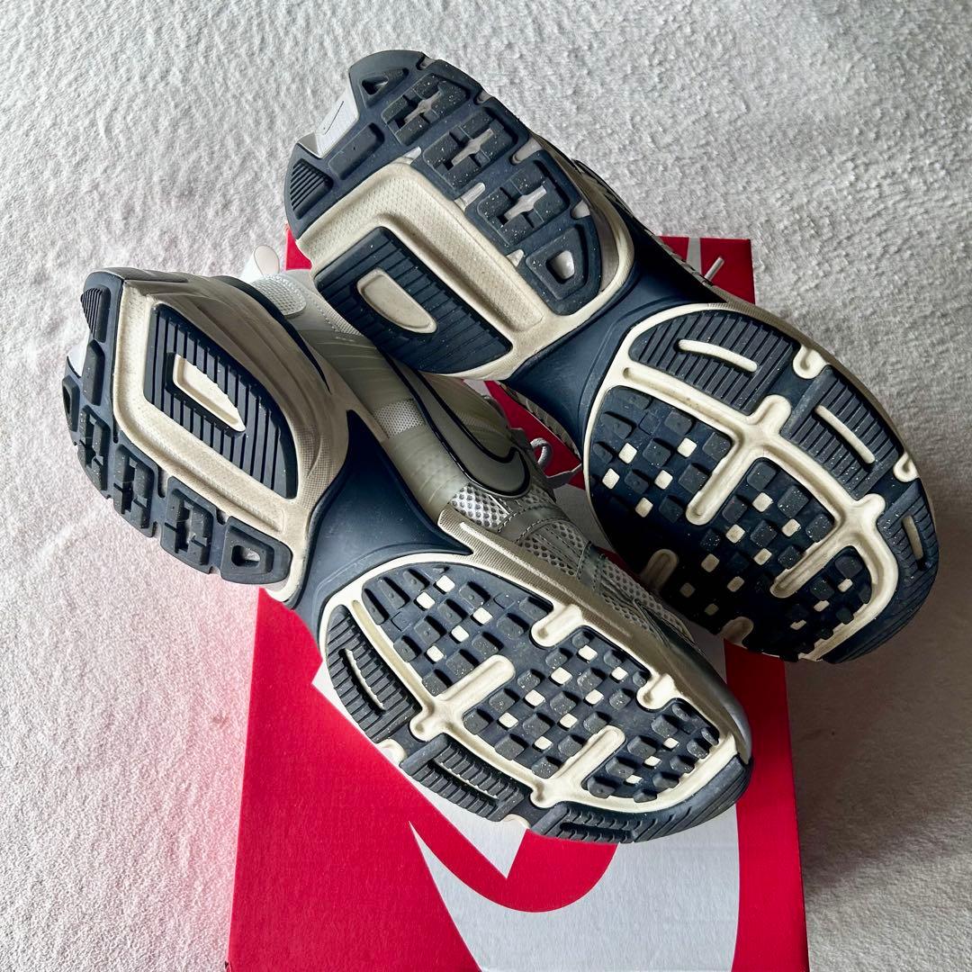 NIKE V2K RUN シルバー ホワイト スニーカー — image 2