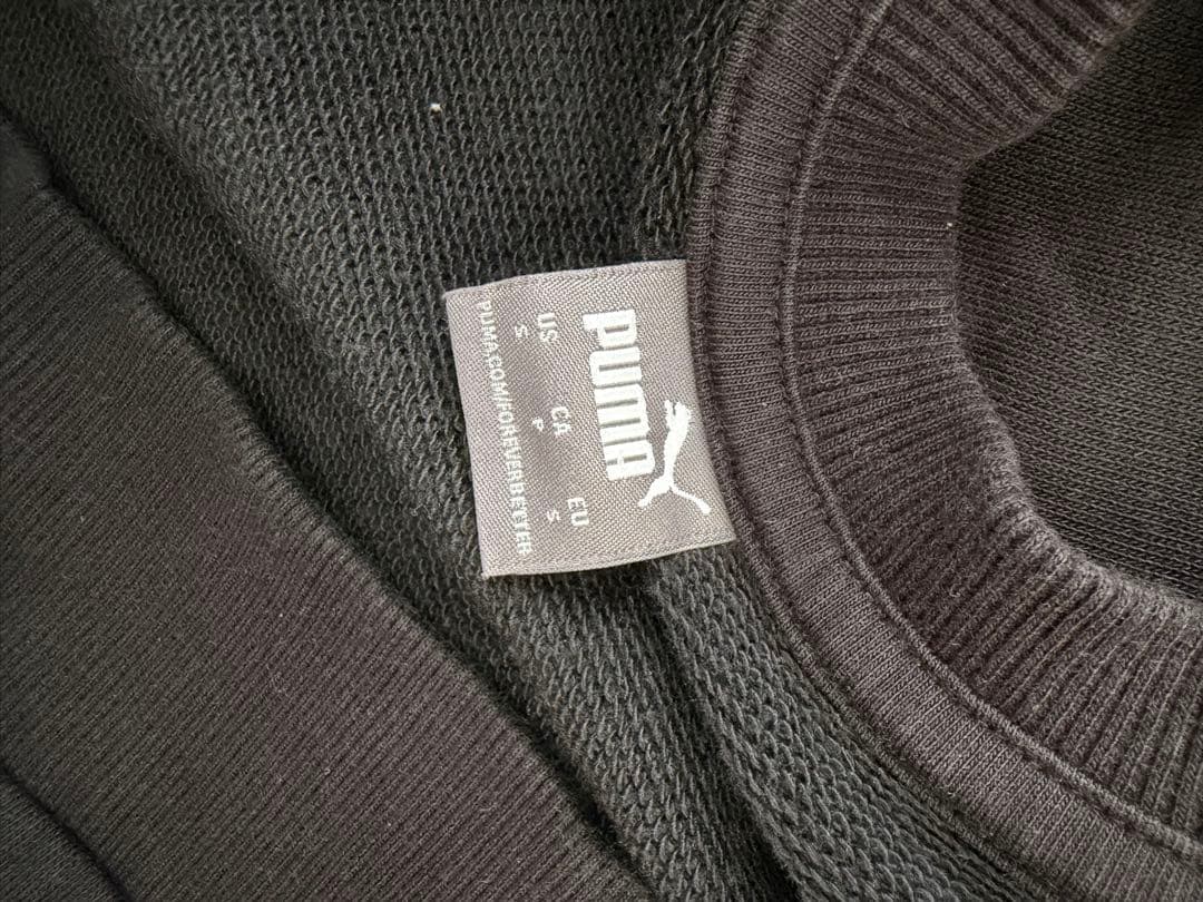 PUMA プーマ ロゴテープ クルーネックスウェット ブラック — image 2