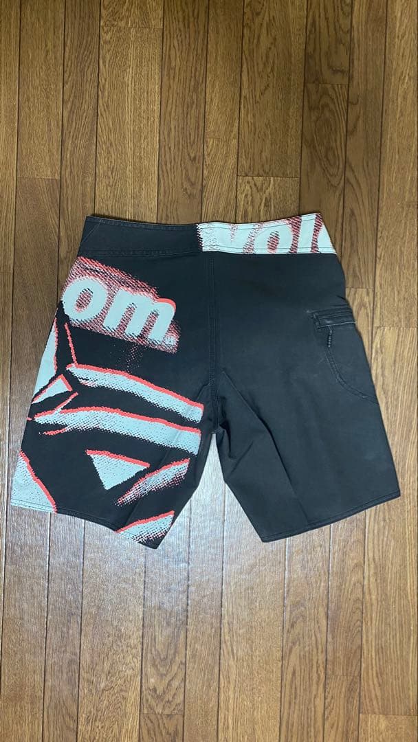 VOLCOM サーフパンツ 水着 スイムウェア 海パン 水陸両用　メンズ水着 — image 2