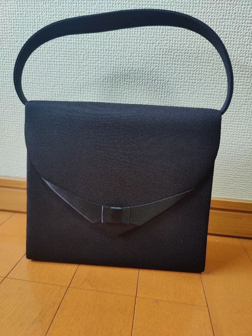 リボン付き ブラックショルダーバッグ — image 3
