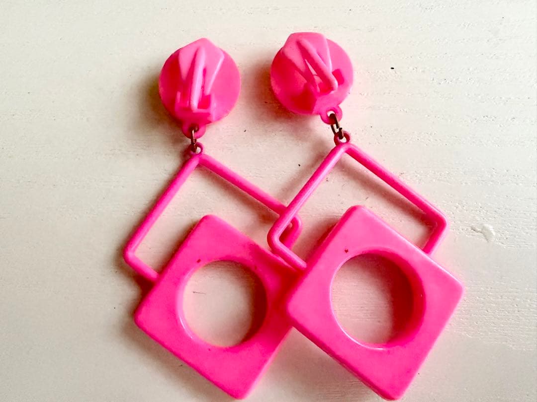 年代物 ショッキングピンク 鮮やかなPINK 個性的 vintageイヤリング — image 5