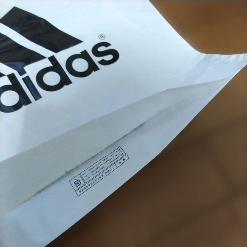 adidas ビッグロゴ　ショッピングビニール袋 シワあり — image 3