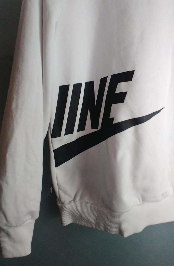 【ユニークなロゴデザイン】『IINE』ロゴ フード付きトレーナー 白Lサイズ — image 5