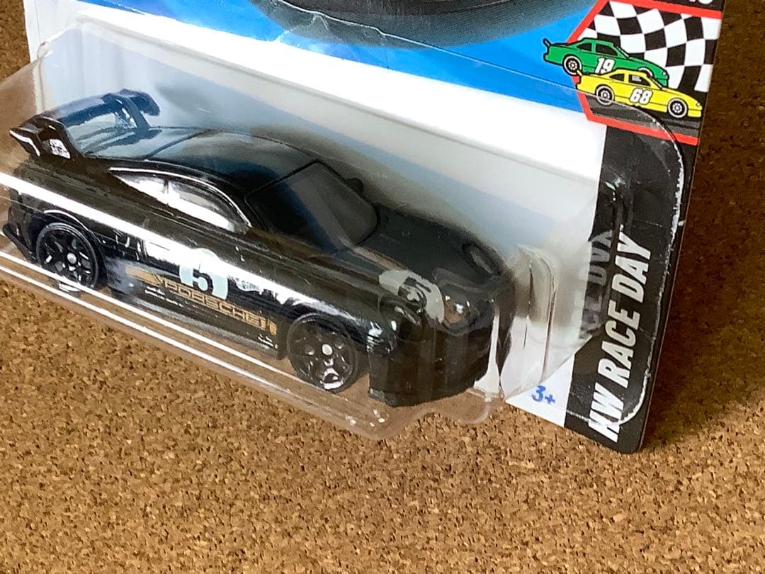 ホットウィール　Porsche 911 GT3 HW RACE DAY 未開封 — image 3