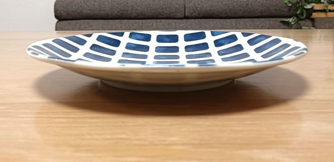 美濃焼風 超軽量大皿 カルエクレ 青格子 23cm プレート ニトリ 食洗機OK — image 2