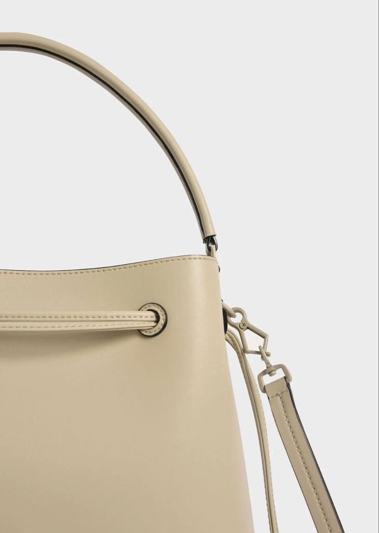 CHARLES & KEITH ドローストリング ホーボーバッグ — image 2