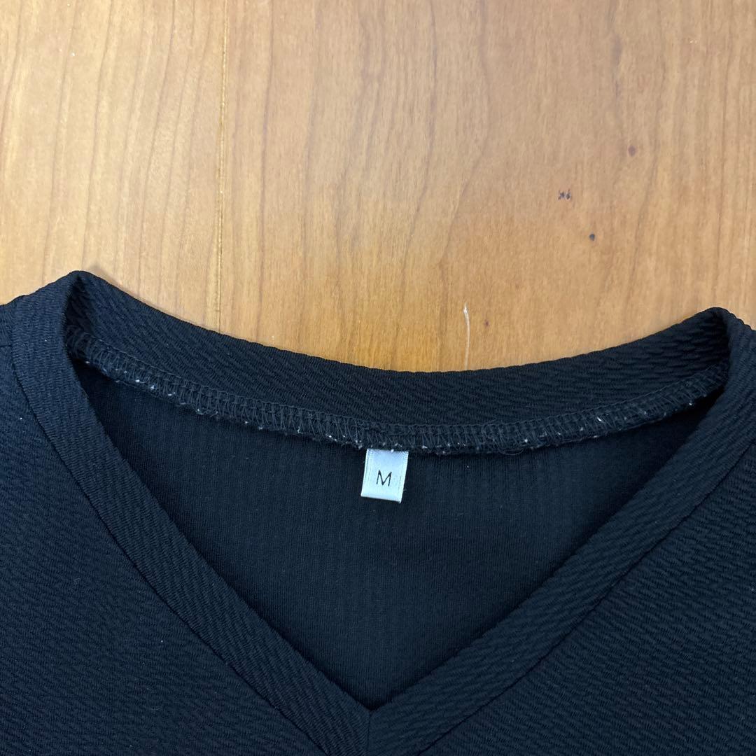 coca黒　Vネックエンボス Mサイズ — image 2