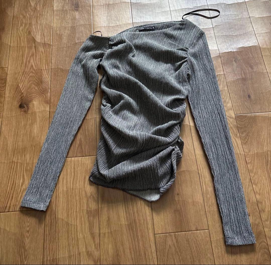 未使用に近いZARA　ザラ　テクスチャーアシンメトリートップス　S — image 3