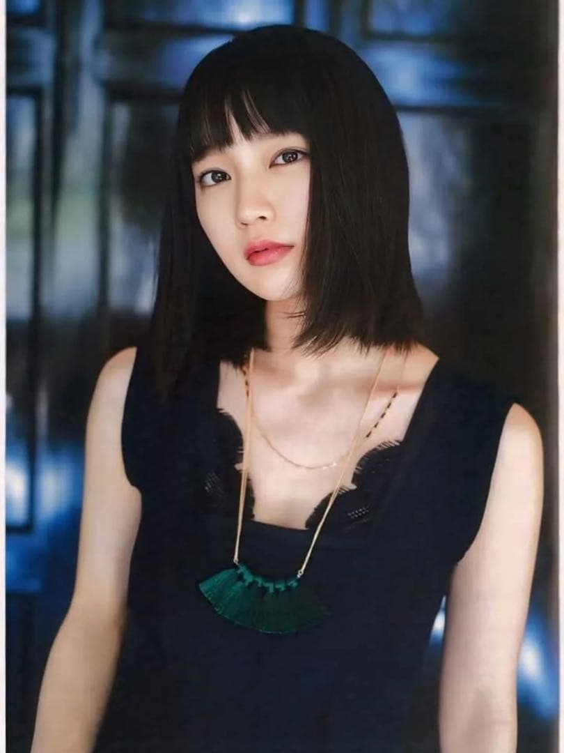 吉岡里帆セクシーグラビア掲載 BLT graph 深川麻衣 中条あやみ 渡邉理佐 — image 2