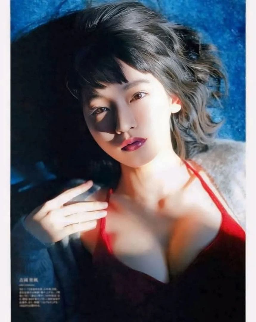 吉岡里帆セクシーグラビア掲載 BLT graph 深川麻衣 中条あやみ 渡邉理佐 — image 4