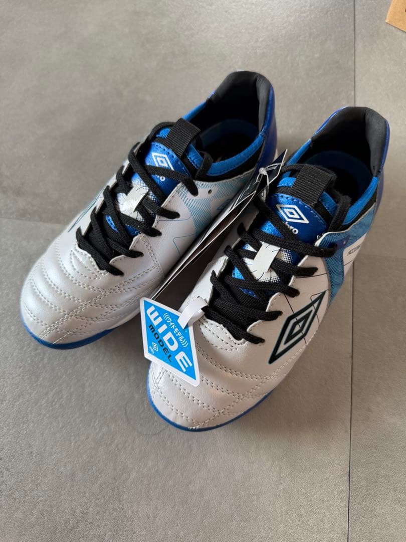 Umbro サッカーシューズ ワイド ホワイト/ブルー20.0cm — image 3