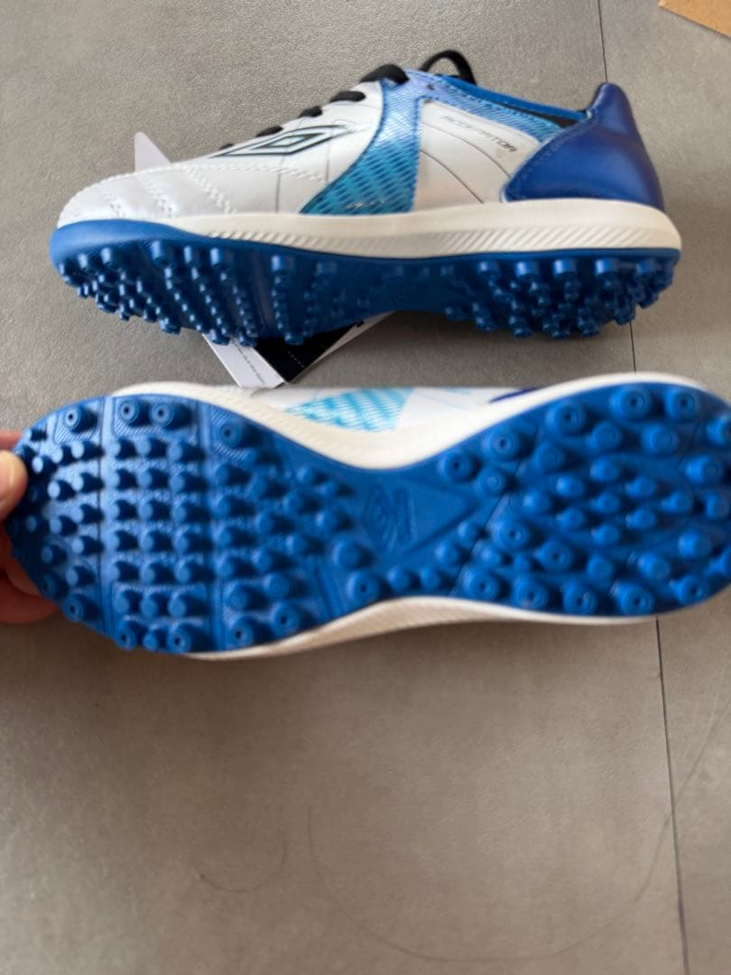 Umbro サッカーシューズ ワイド ホワイト/ブルー20.0cm — image 4