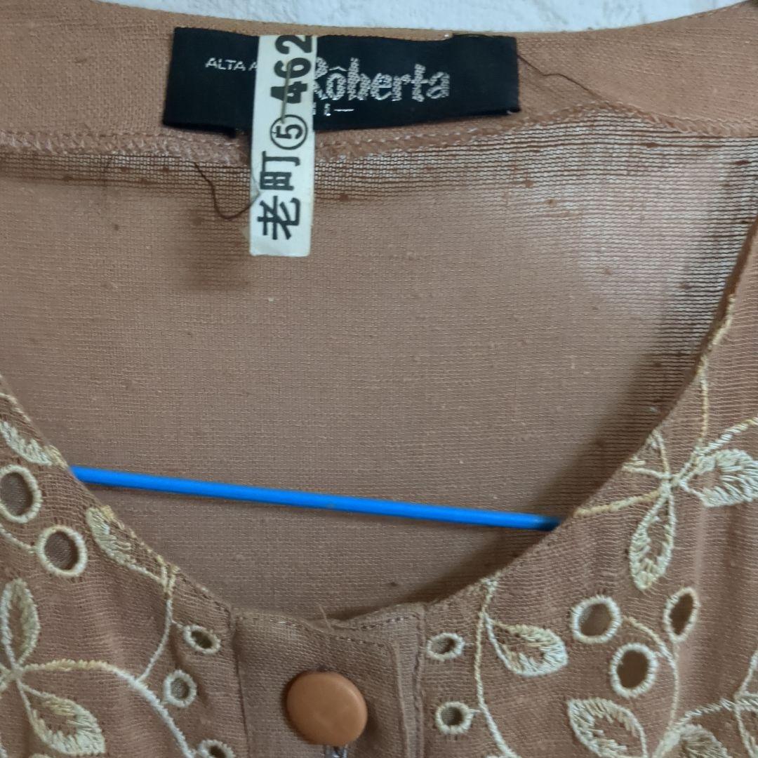本日限定！Roberta 刺繍入りブラウンワンピース — image 3