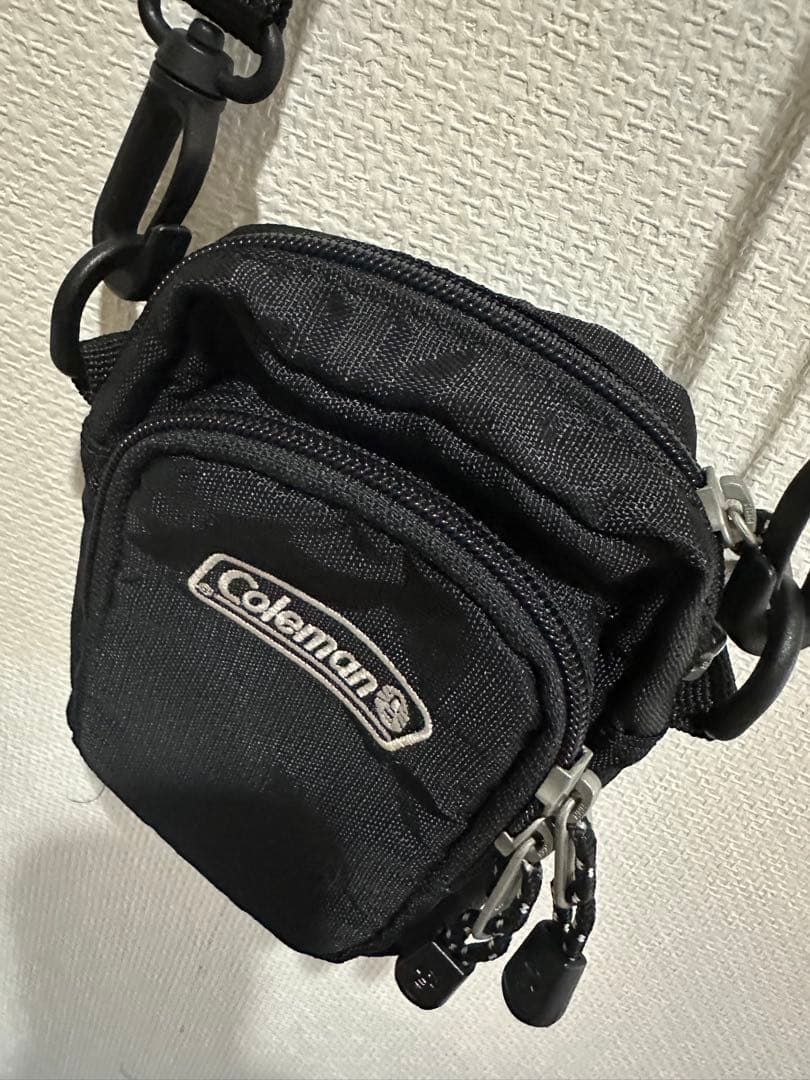 Coleman ショルダーバッグ ポシェット カラビナ付き ブラック — image 3