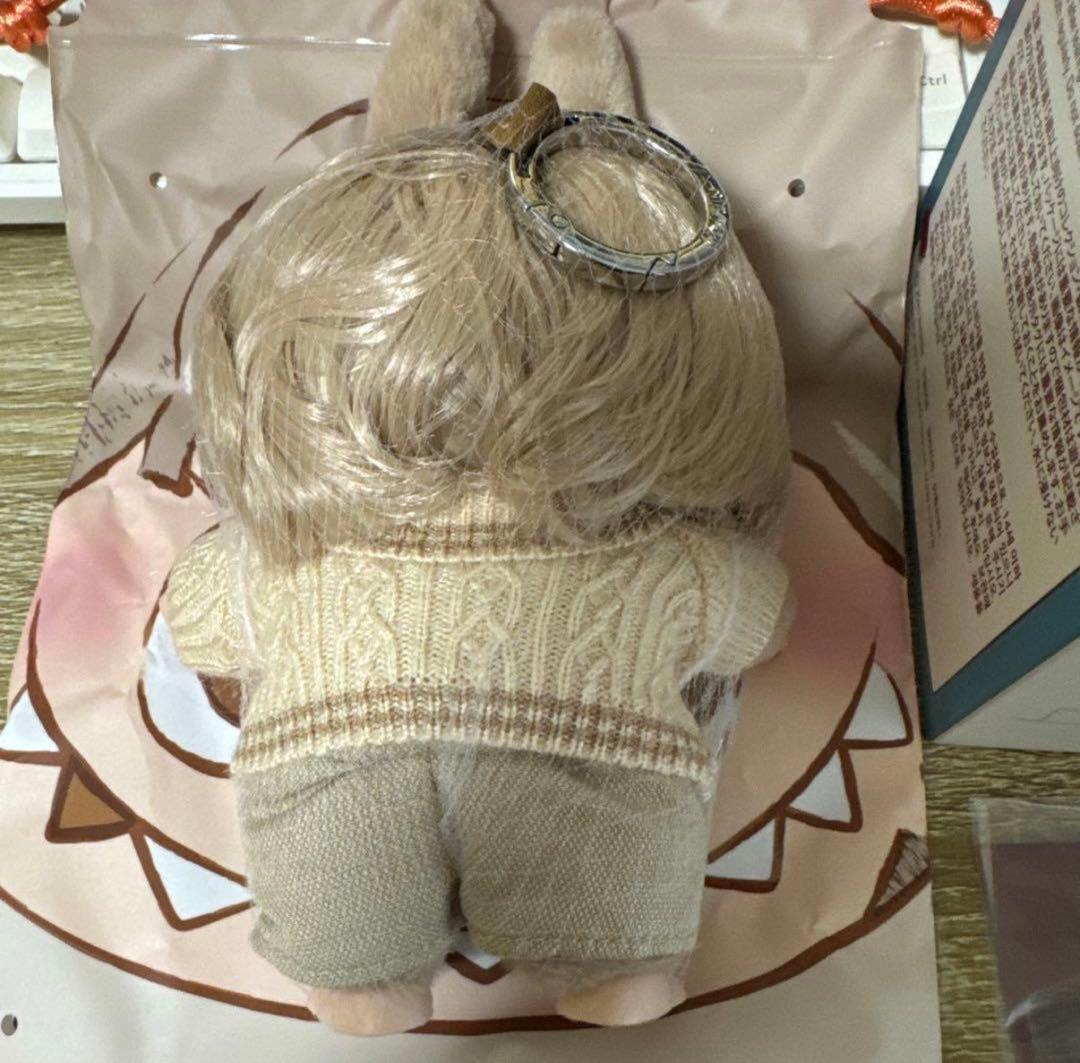 THE MONSTERS ヘアサロン ぬいぐるみペンダント Warm Oat — image 3