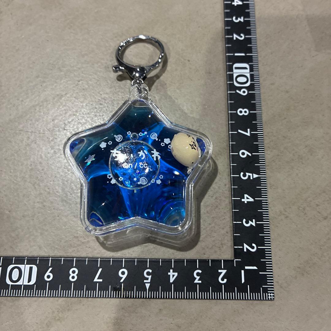 ちいかわ ラッコ　星型オイルチャーム キーホルダー — image 2