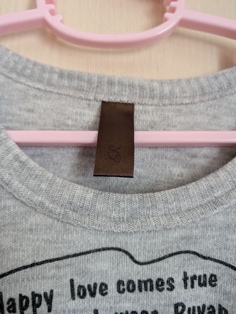 【美品】Ruvap 長袖 スウェット グレー リップ柄 — image 2