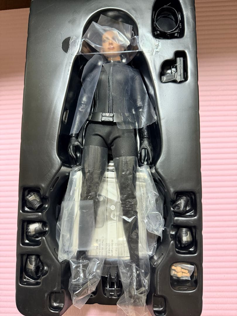 【ジャンク品】ホットトイズ ダークナイトライジング セリーナ・カイル 1/6 — image 3