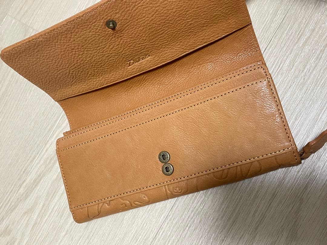 「最終値下げ」10000→8800 Dakota レザー長財布 動物エンボス加工 — image 4