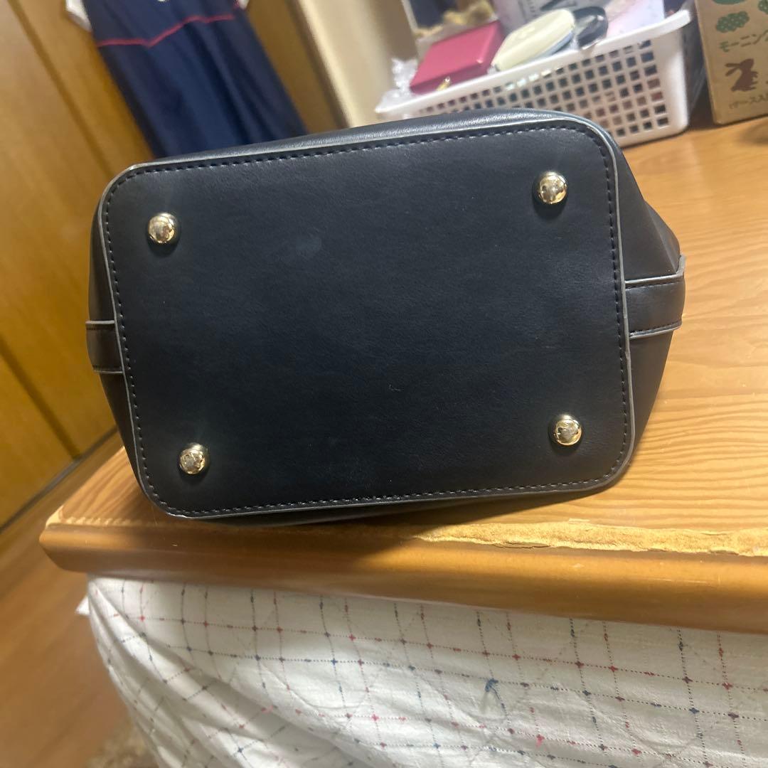 アルファーキュウビック　　ワンハンドルバック☆黒☆オシャレ☆ハンドバッグ　美品 — image 5