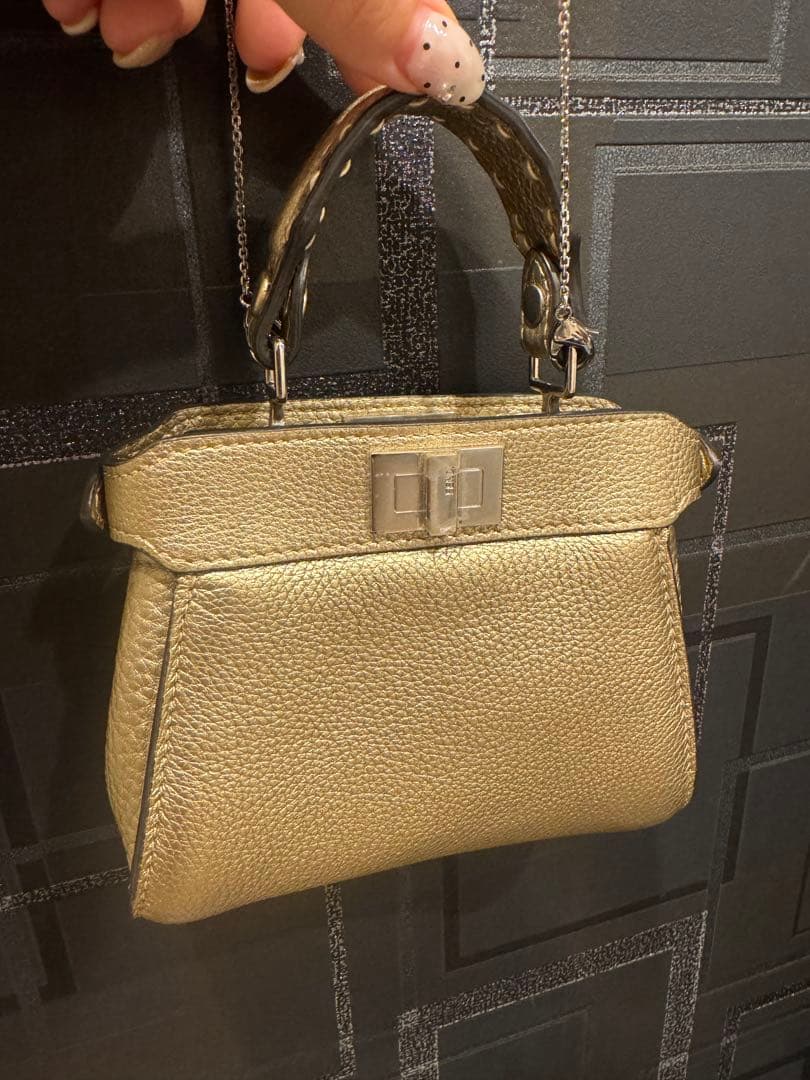 FENDI ゴールド バッグ — image 2
