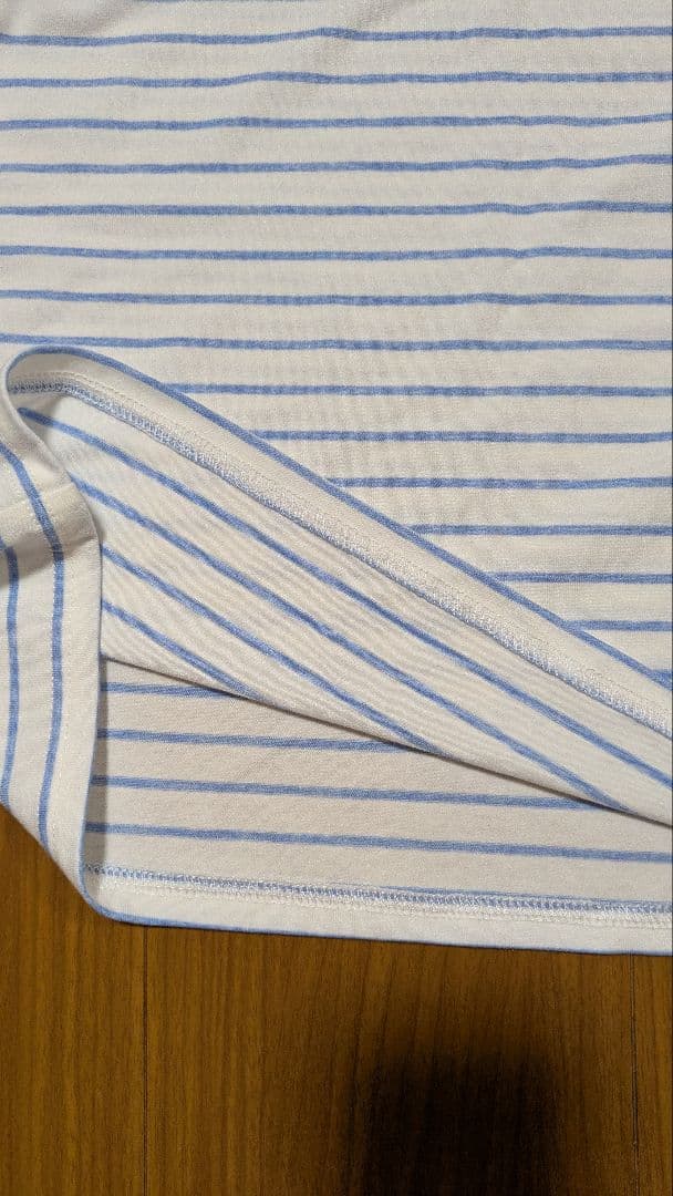 白青ストライプ Tシャツ — image 5