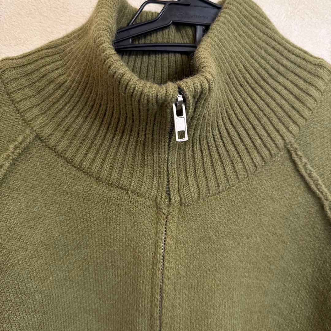 オリーブグリーン ハイネックジップアップニット — image 2