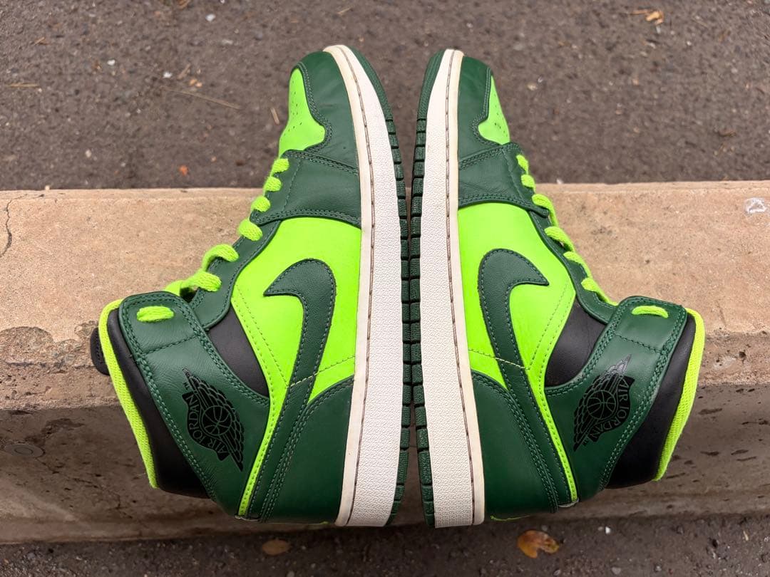 NIKE エアジョーダン1 MID ゴージ グリーン — image 5