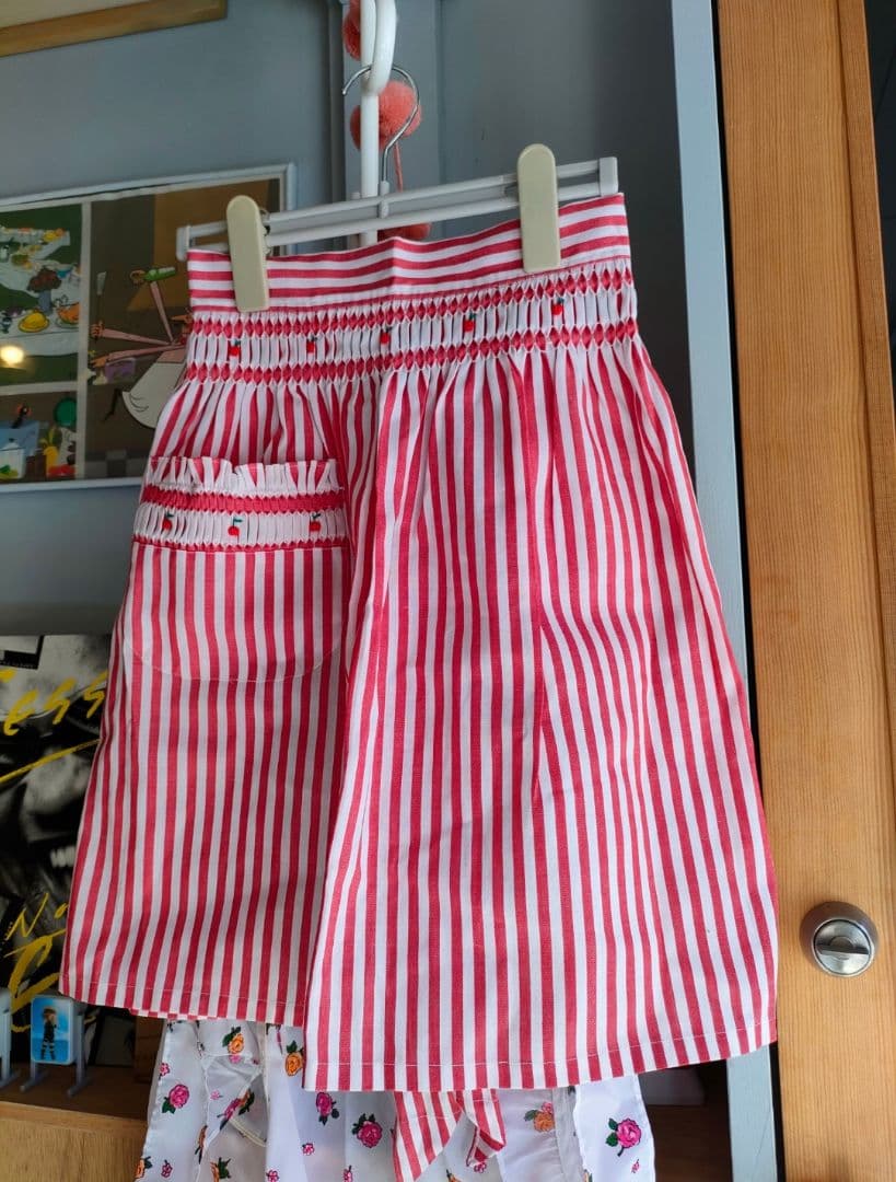Hand embroidered apron Apple — image 5