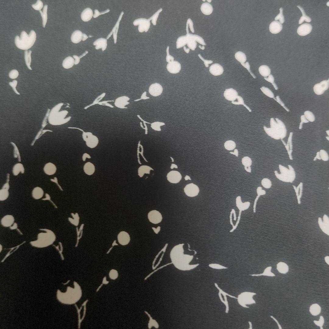 GAP 長袖ワンピース 花柄 ブラック — image 4