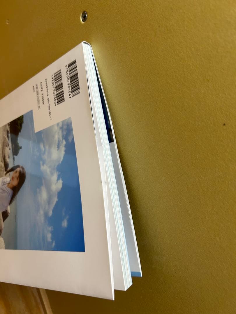6月22日まで　菊地姫奈 写真集 『moment』 — image 3