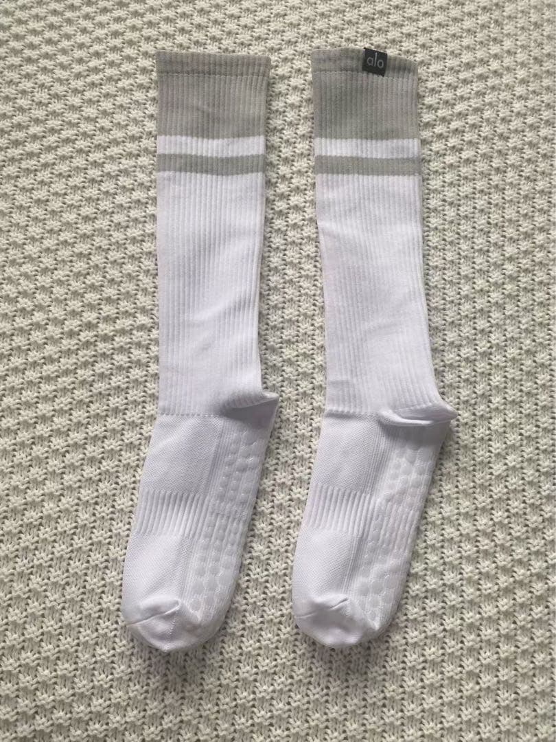 alo ストライプ付きホワイトソックス — image 3