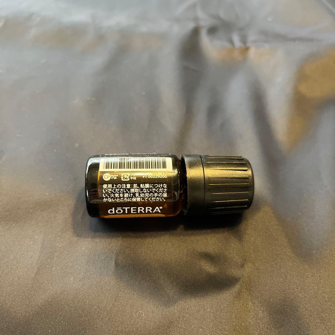 dōTERRA ナイオウッド エッセンシャルオイル 5ml — image 4