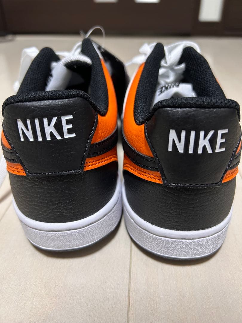 NIKE COURT VISION LOスニーカー IR0812-899 — image 2