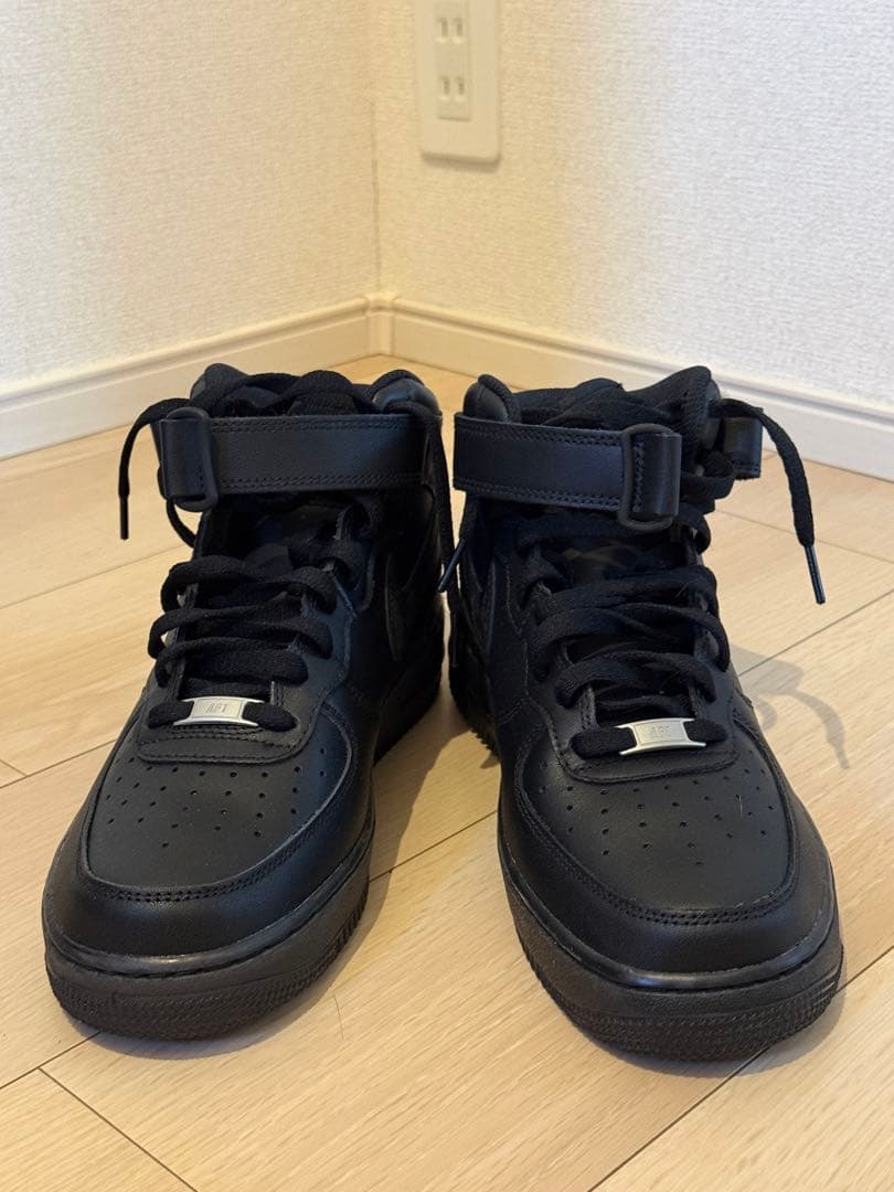 【美品】NIKE Air Force 1 Mid 07 Black — image 4