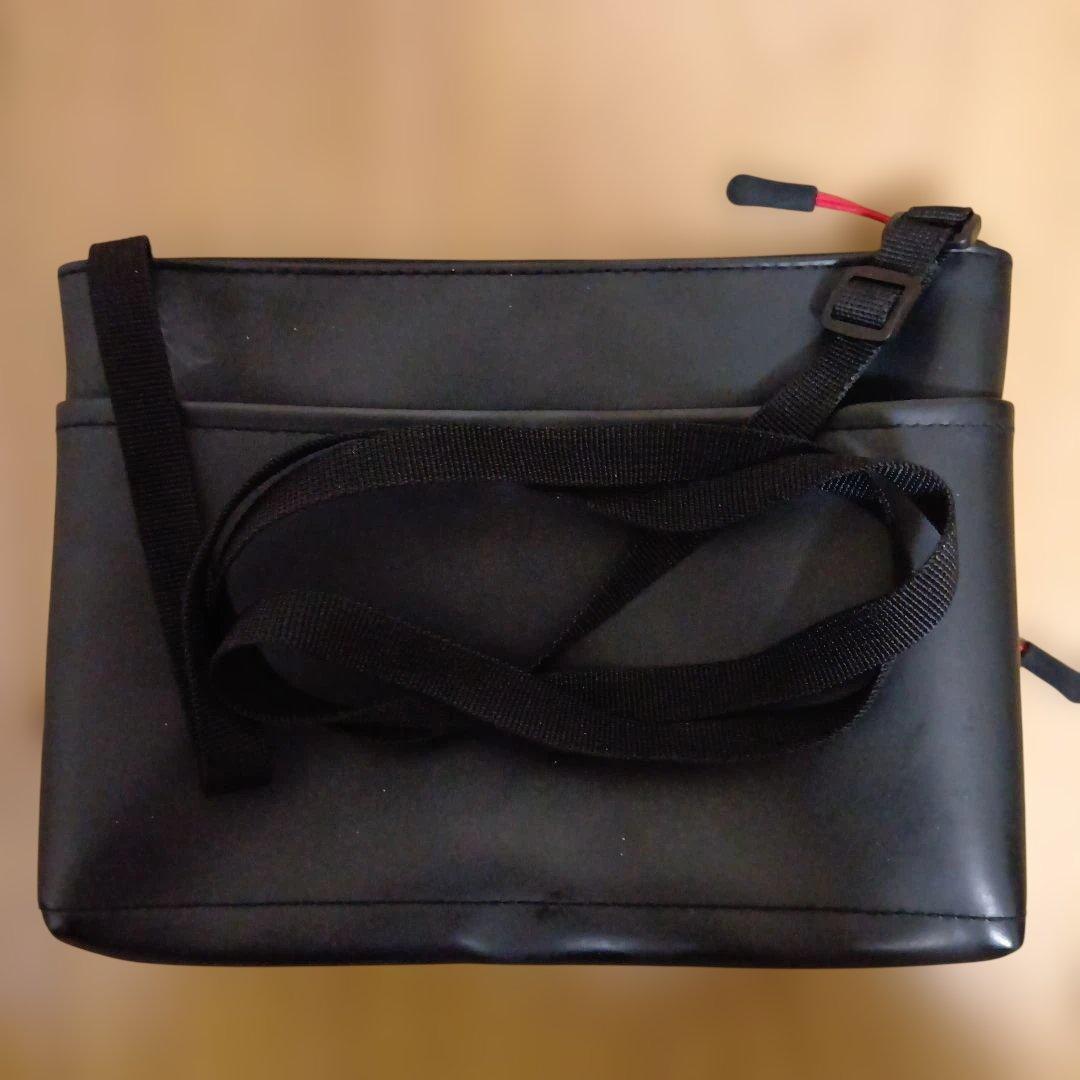 Coleman ショルダーバッグ ブラック — image 4
