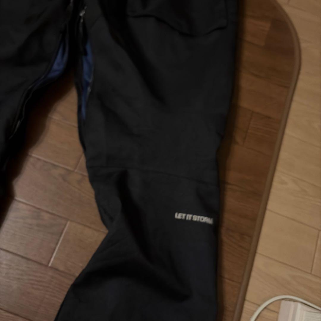 【3980円均一】VOLCOM スノーボードパンツ ブラック — image 4