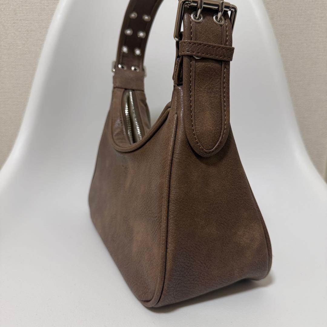 MOUSSY EYELET ROUND ハンドバッグ ブラウン — image 4