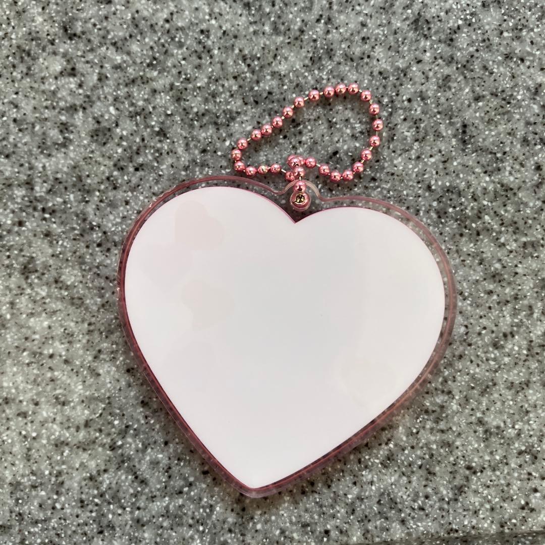 値下げ　ミャクミャク　シャカシャカアクリルキーホルダー　ハート　限定 — image 2