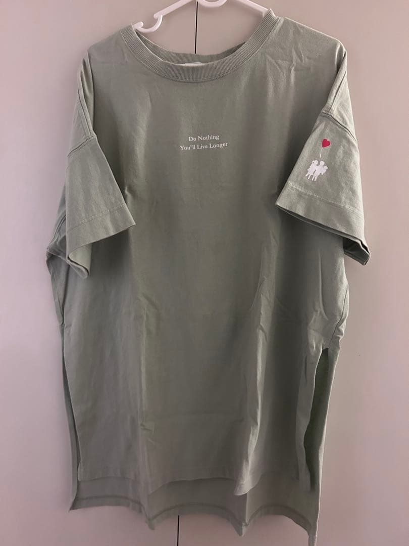 Banksy アートプリント 半袖Tシャツ セージグリーン — image 2