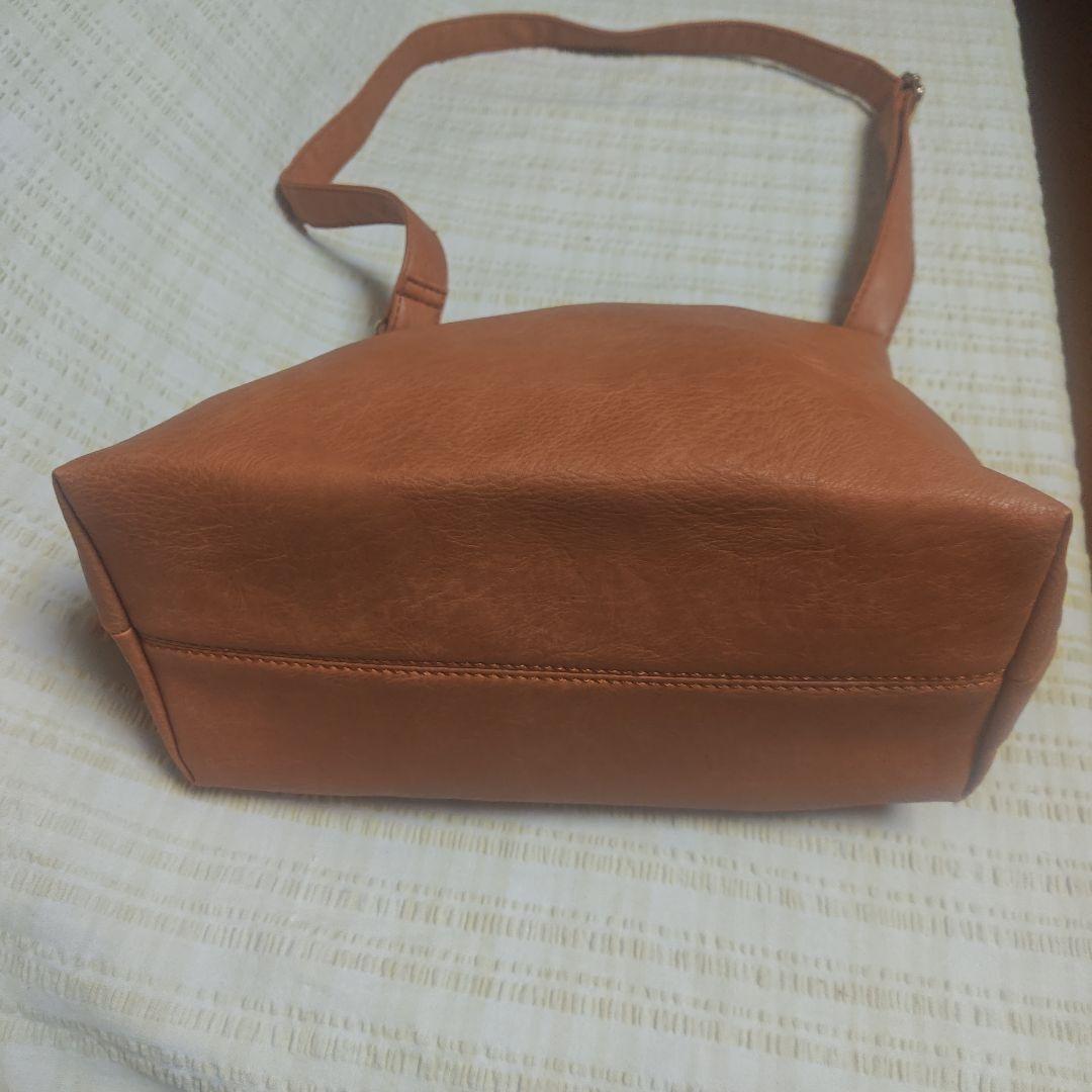 オレンジ 合成皮革 ショルダーバッグ — image 4