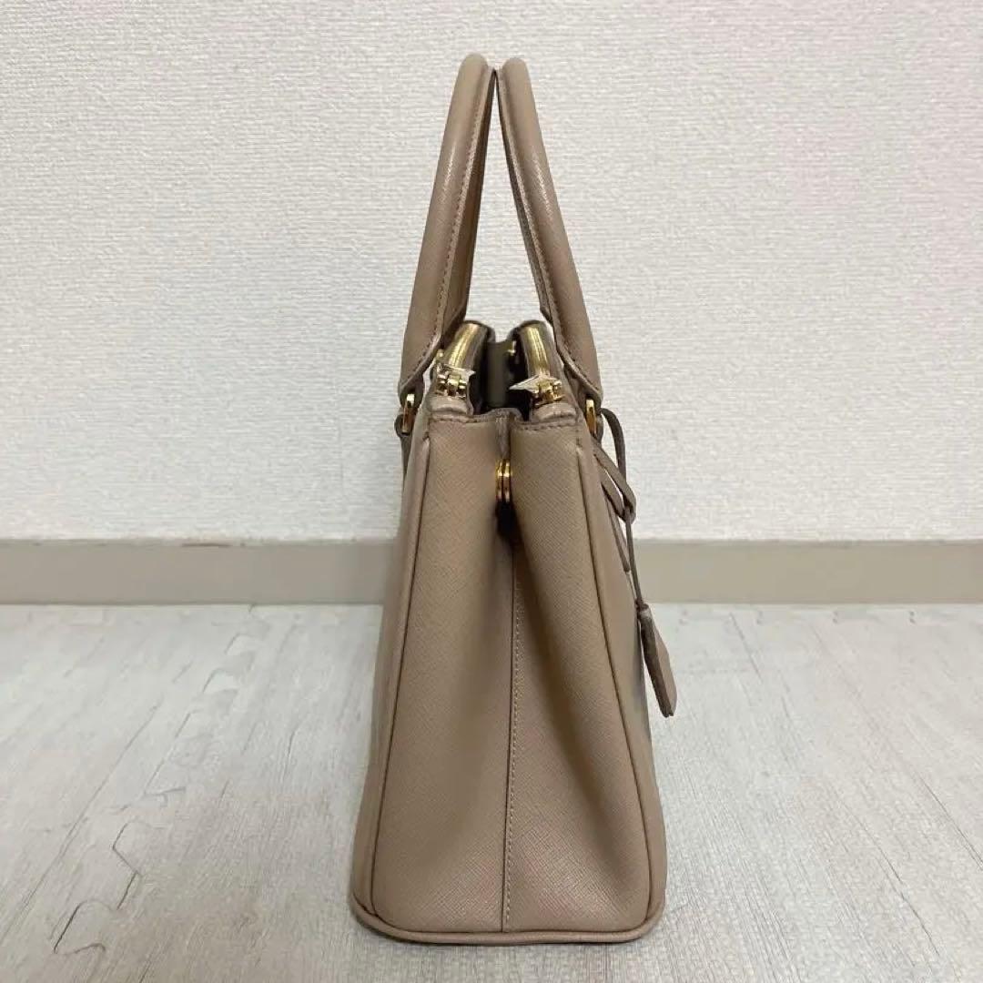 【美品】PRADA サフィアーノ　レザー　ミディアム　バッグ　ベージュ　2way — image 3