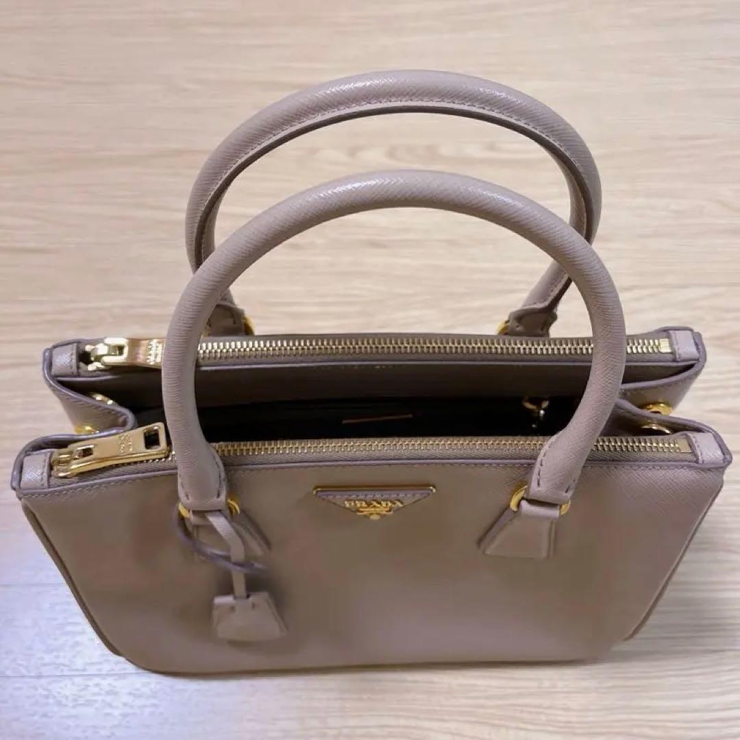 【美品】PRADA サフィアーノ　レザー　ミディアム　バッグ　ベージュ　2way — image 5
