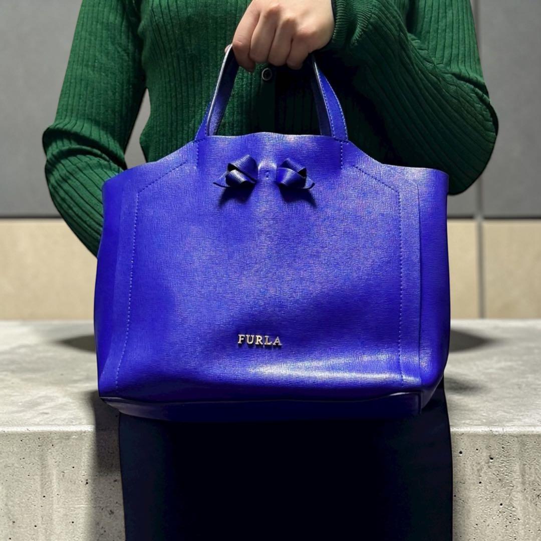 FURLA フルラ　トートバッグ　ハンドバッグ　青系　腕かけ — image 2