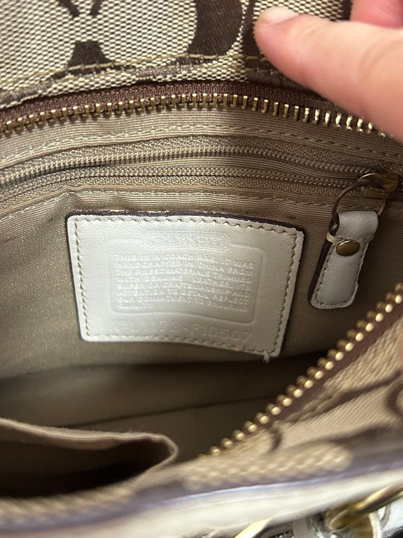 COACH シグネチャー ハンドバッグ — image 4