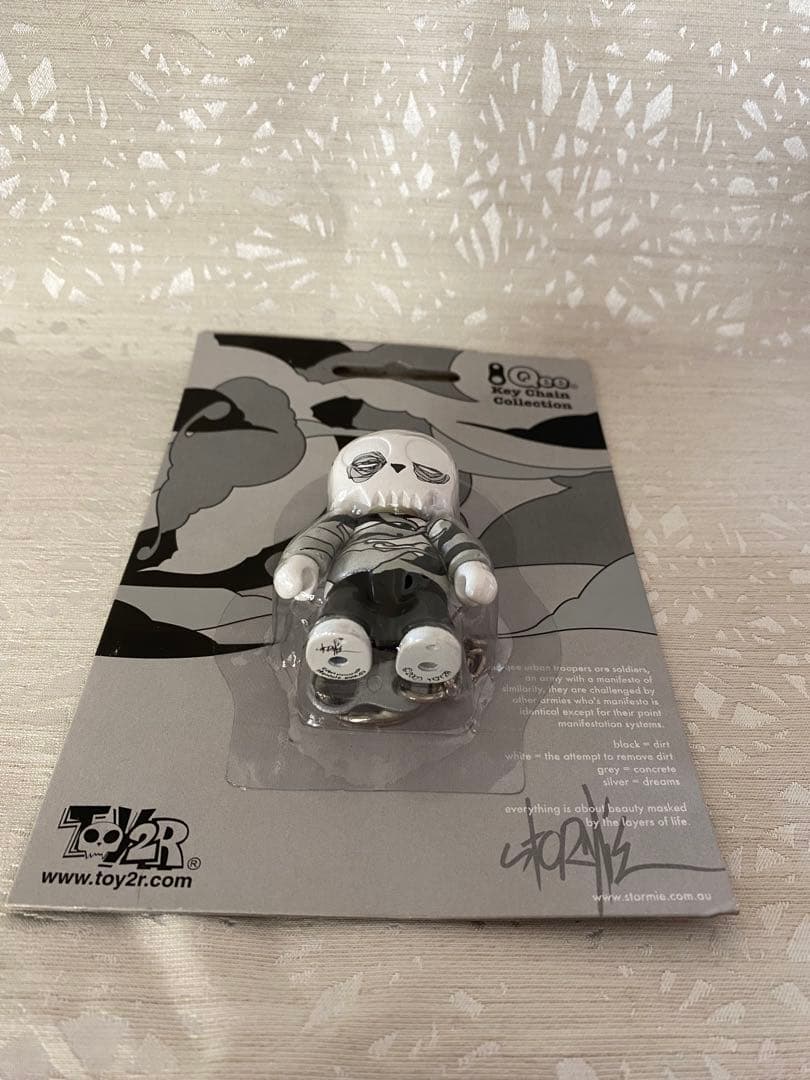 TOY2R Qee Key Chain Collection　 2体セット — image 4