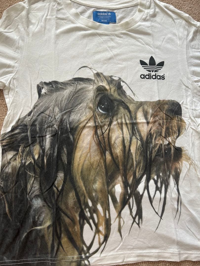 adidas Rita Ora コラボ ドッグプリント Tシャツ — image 2