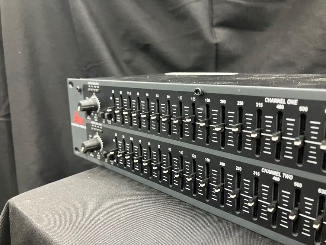 dbx 231 Graphic Equalizer — image 2