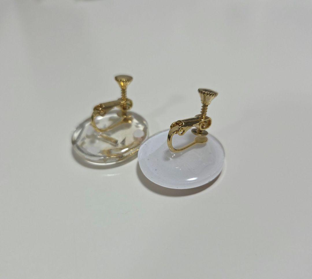 クリア ラベンダー ネジバネ式イヤリング — image 2