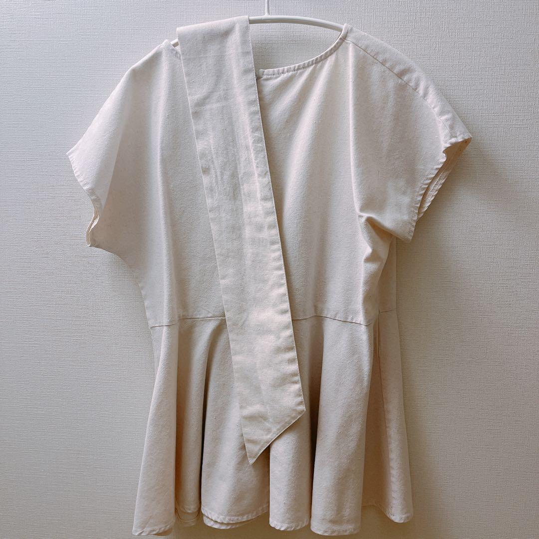 アイボリー フレアシルエット 半袖トップス — image 2